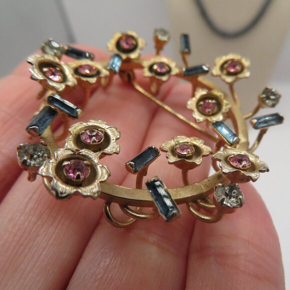 Vintage Crystal Rhinestone Floral Wreath Brooch - Picture 2 of 4